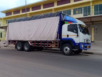 รถ 6 ล้อ รับจ้างขนของด่วนชลบุรี รถมีผ้าใบคลุมสินค้า - รถบรรทุกรับจ้าง ชลบุรี โชคบุญมาขนส่ง